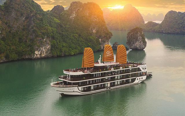 Tour 2N1Đ/ 3N2Đ Du Thuyền La Regina Legend Cruises 5 Sao Tại Quảng Ninh